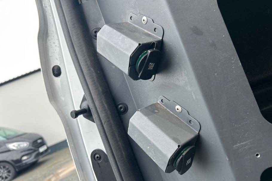 Used Ford TRANSIT CUSTOM YT19CSR 28