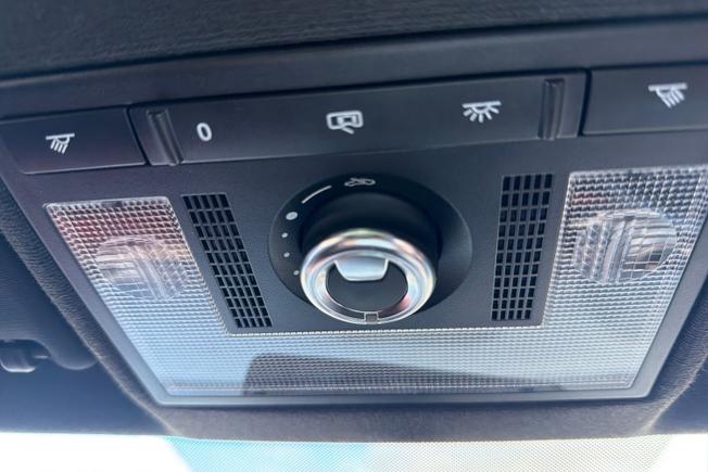 VOLKSWAGEN UP Photo 34
