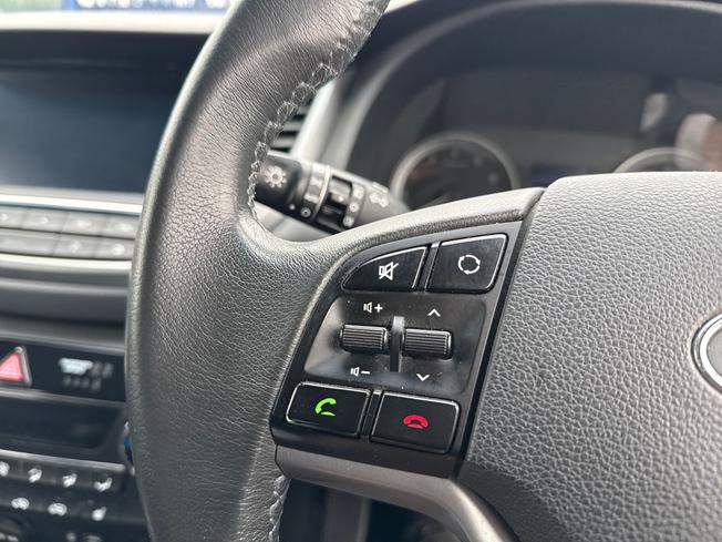 HYUNDAI TUCSON Photo 16