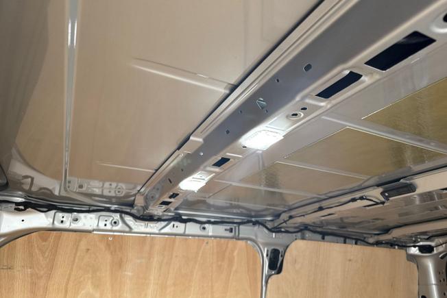 VOLKSWAGEN Transporter Photo 24