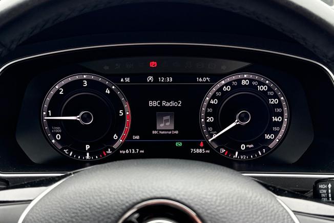 VOLKSWAGEN Tiguan Photo 28