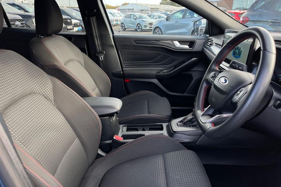 Ford FOCUS Photo autoimg-3968596013d5ef674b1c03ee9d122b4c6f1ef6cd.jpg