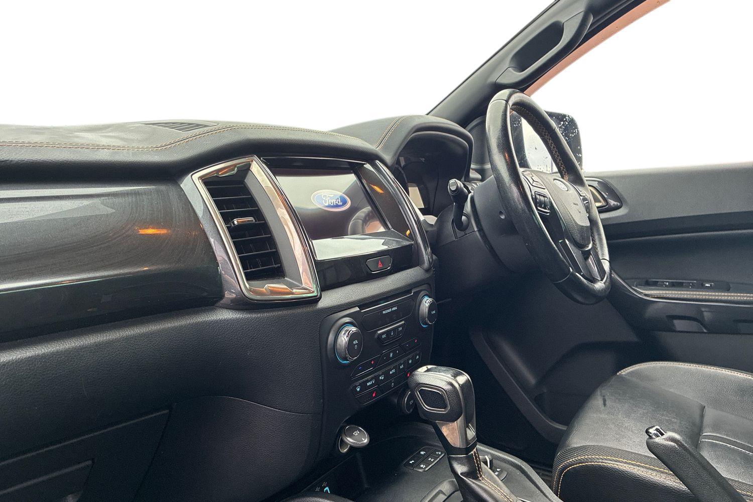 Ford RANGER Photo 2