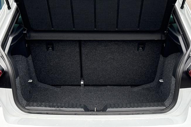 SEAT Ibiza Photo 12