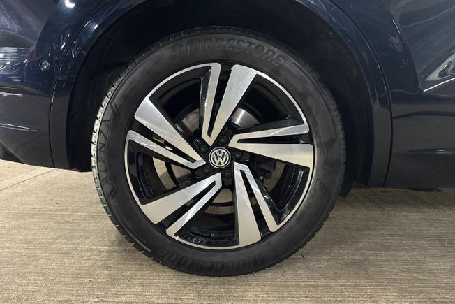 VOLKSWAGEN Touareg Photo 5