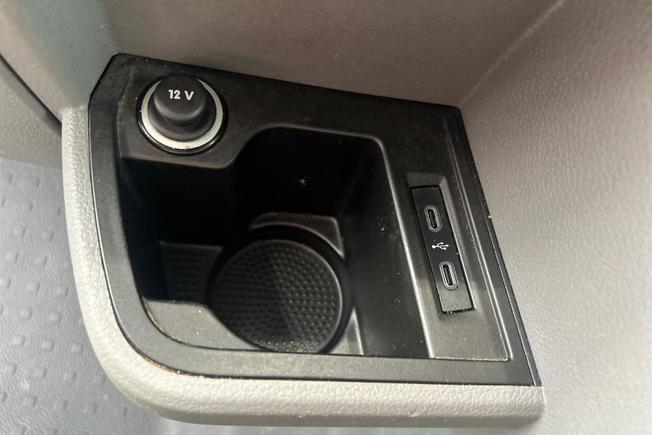 VOLKSWAGEN Transporter Photo 38