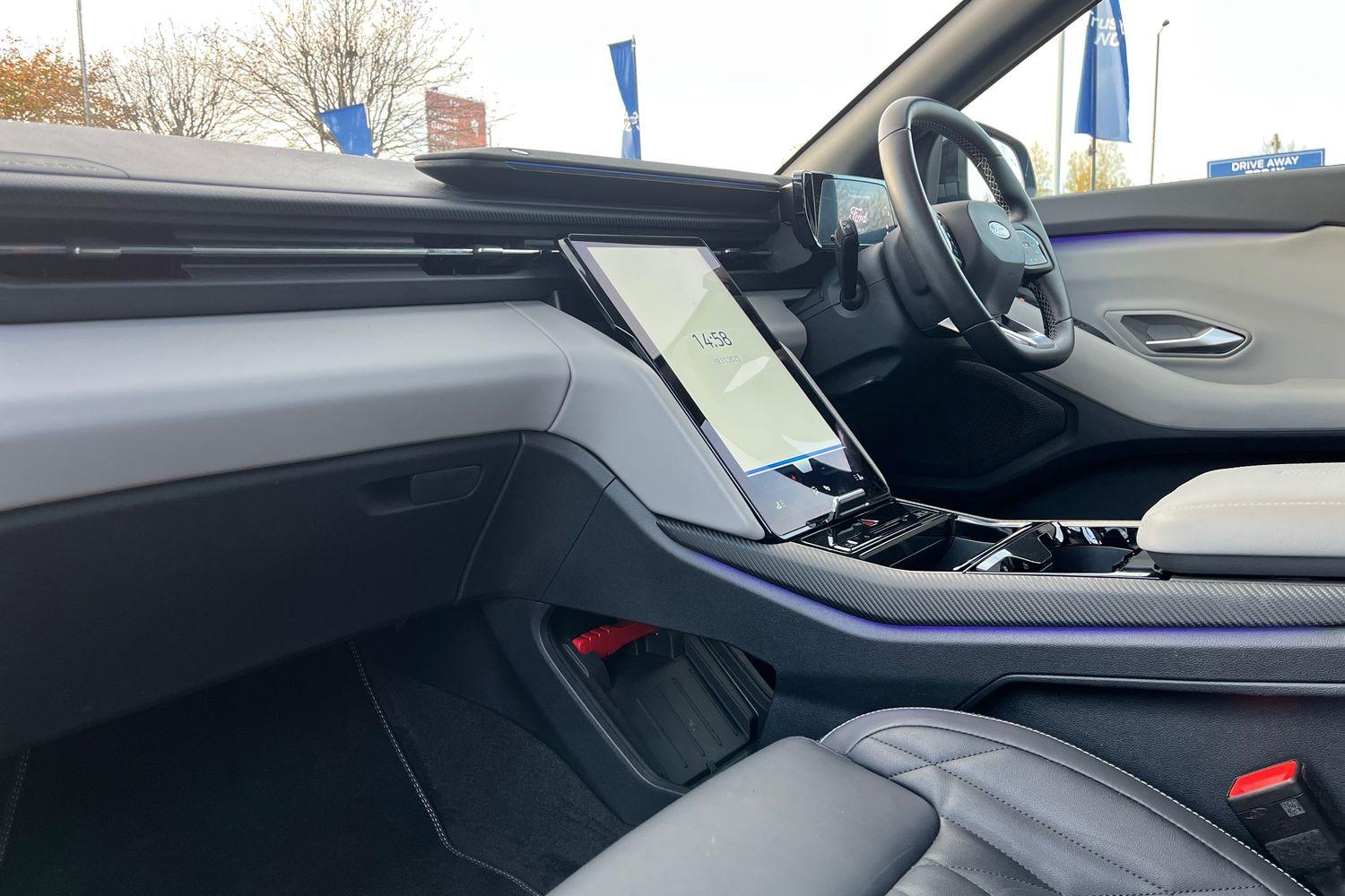 Ford Explorer Photo 17