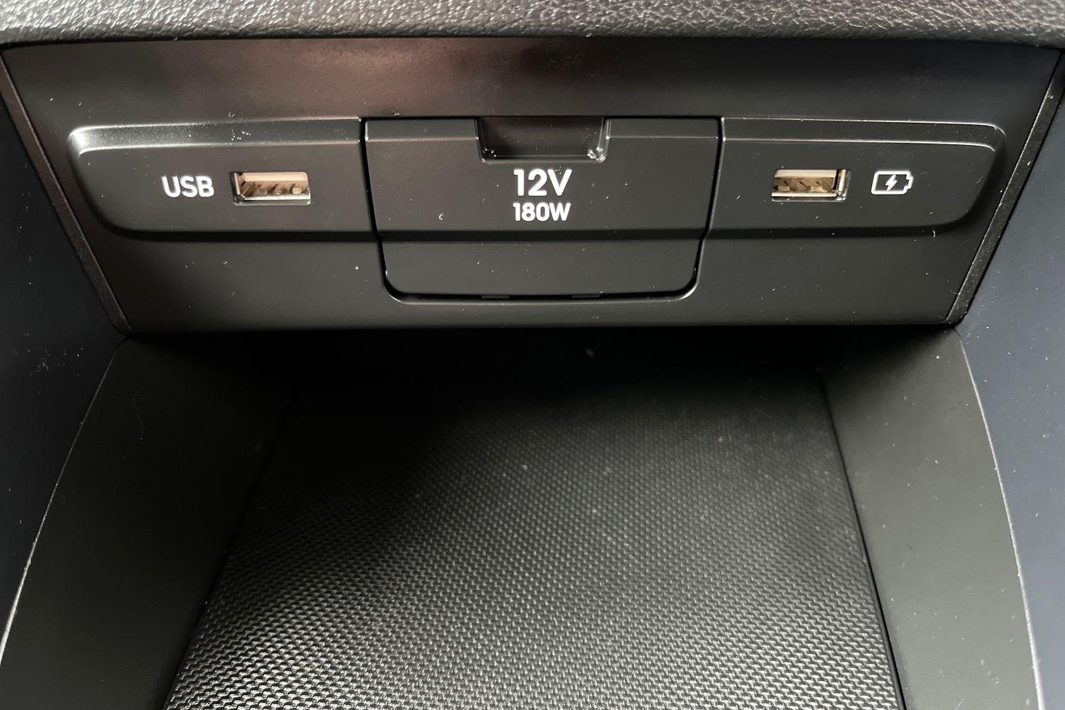 Hyundai BAYON Photo 27
