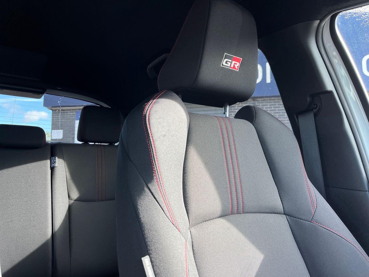 Toyota Yaris Photo 33