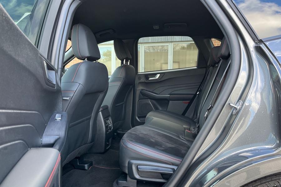 Ford Kuga Photo autoimg-39807cec2a445dafa49acb881189b1d769ff8146.jpg
