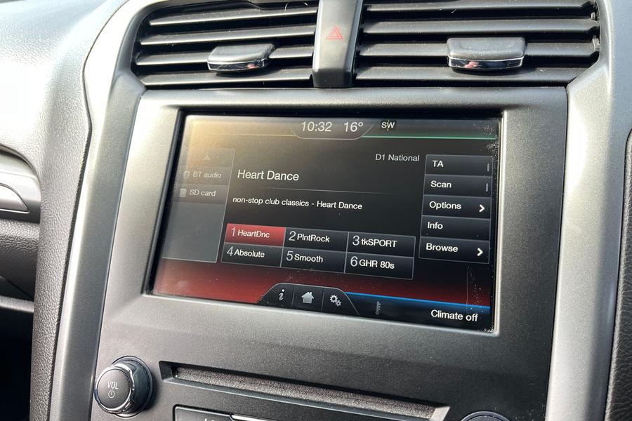 Ford MONDEO Photo autoimg-39871cfe4f5607113c7721dc3cae4d3145a06803.jpg