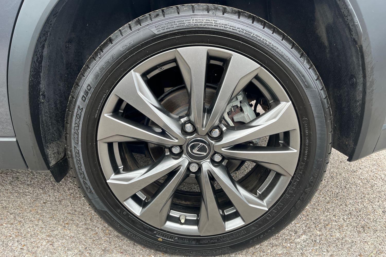 Lexus UX Photo 22