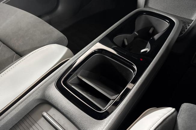 VOLKSWAGEN ID.3 Photo 23