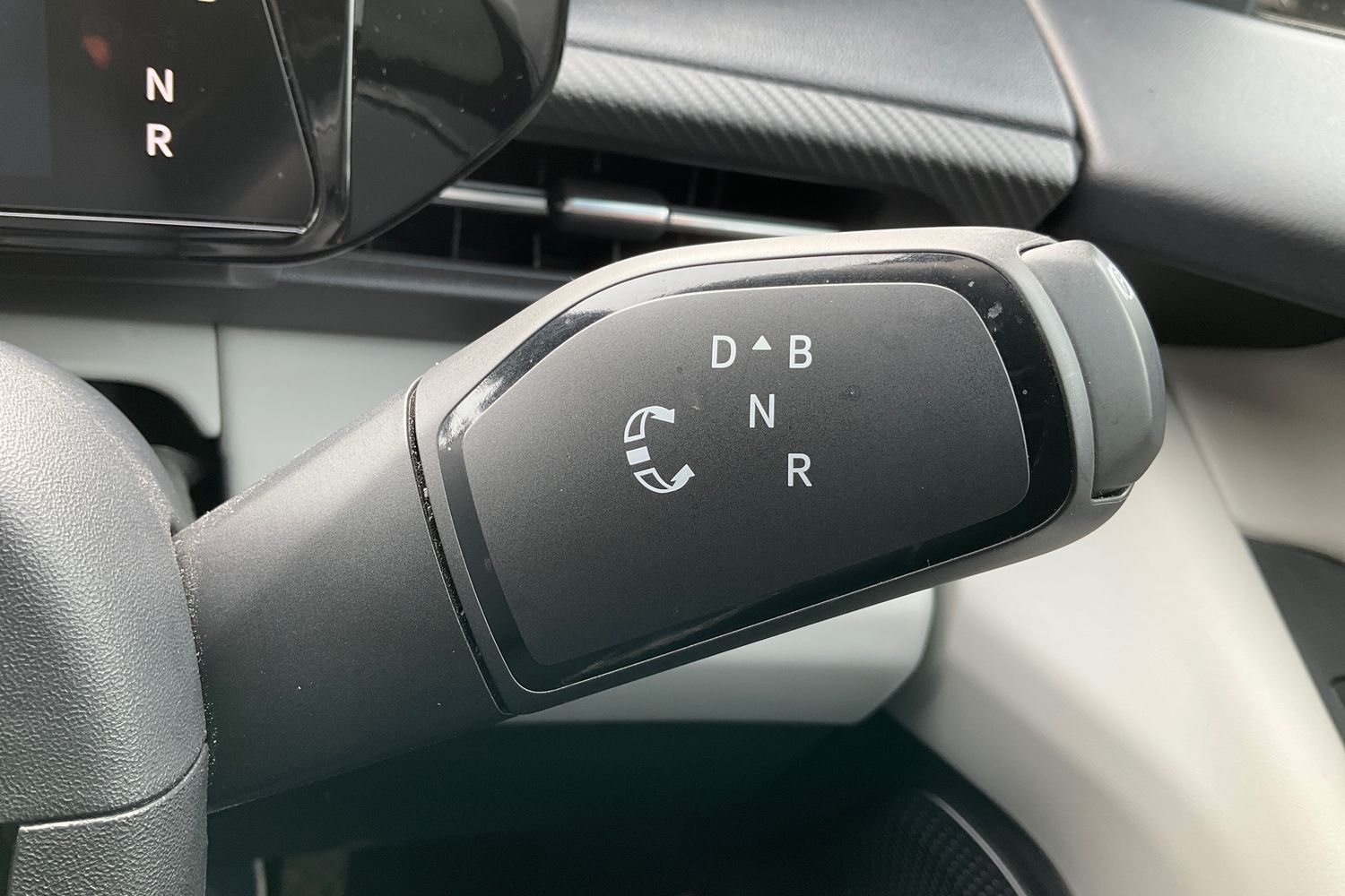 Ford Explorer Photo 14