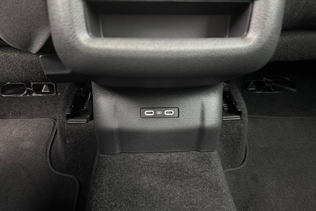 VOLKSWAGEN T-Roc Photo 24