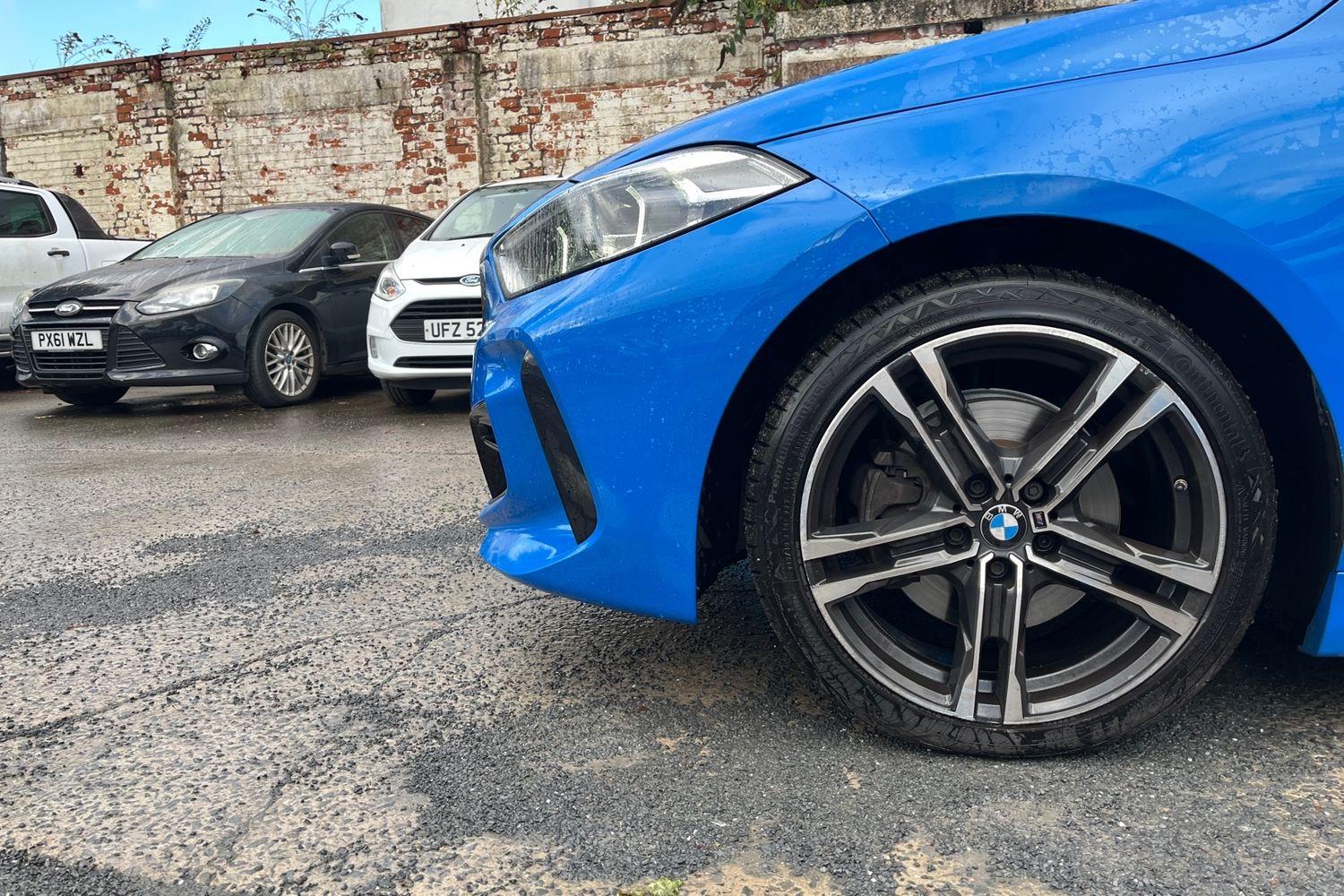 BMW 1 SERIES Photo 7
