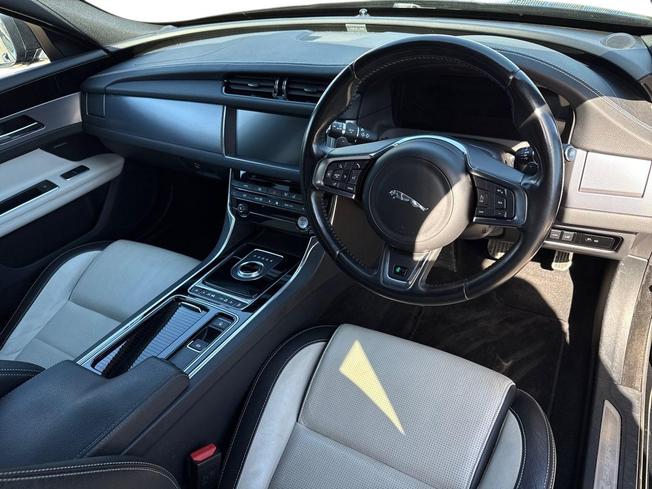 JAGUAR XF Photo 6