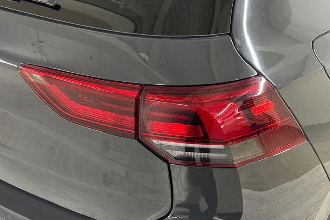 VOLKSWAGEN Golf Photo 18