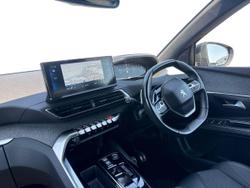 PEUGEOT 5008 Photo 2