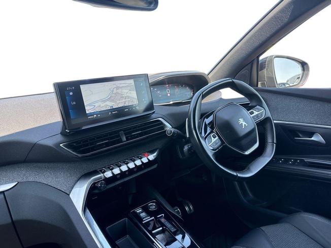 PEUGEOT 5008 Photo 2