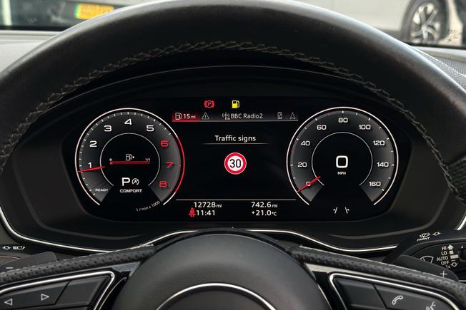 AUDI A4 Photo 15