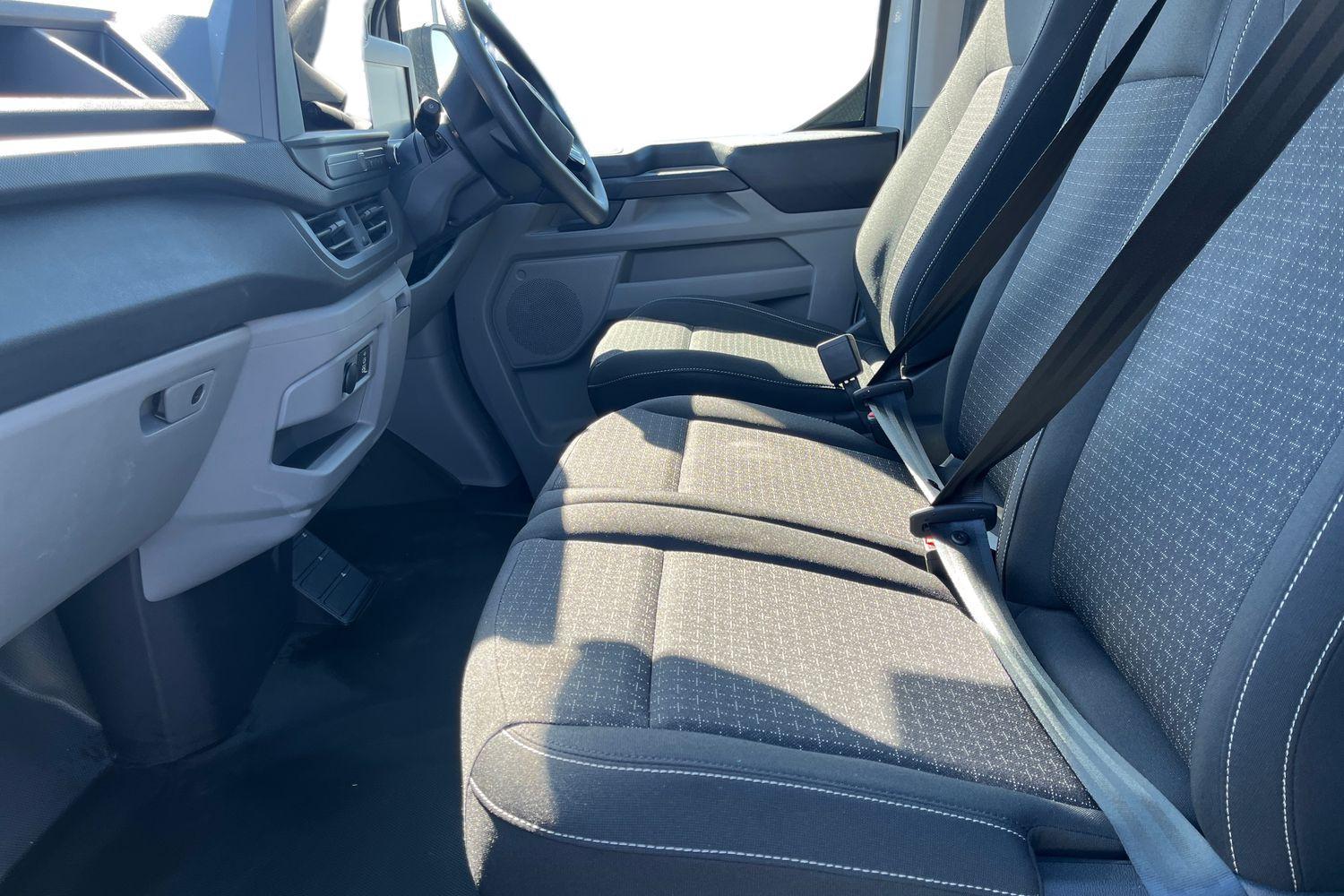 Ford E-TRANSIT CUSTOM Photo 9