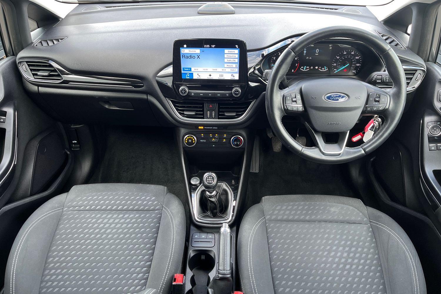 Ford FIESTA Photo 9