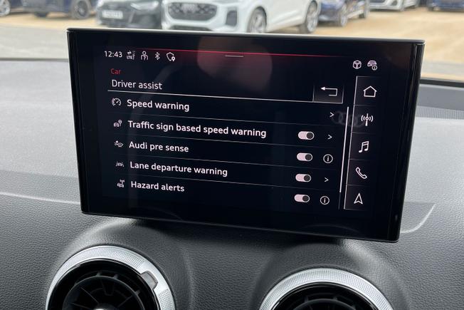 AUDI Q2 Photo 25