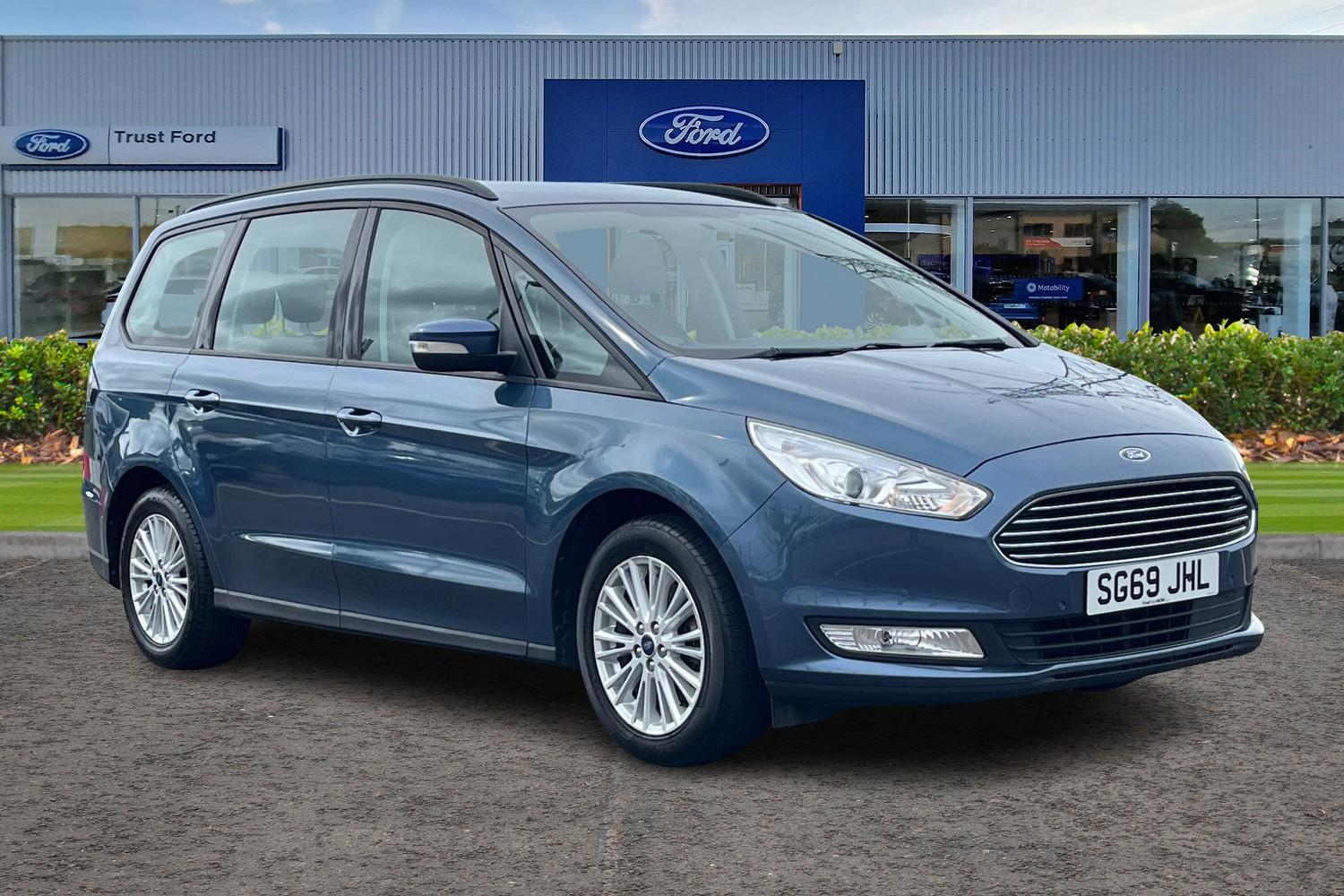 Ford Galaxy Photo 0