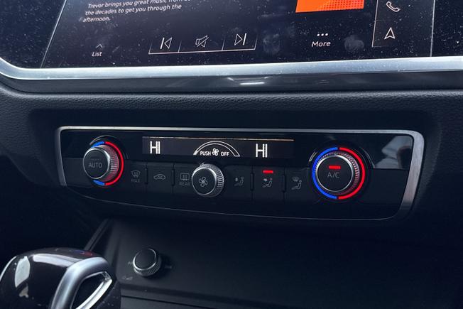 AUDI Q3 Photo 39