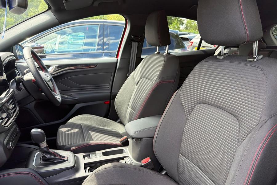 Ford FOCUS Photo autoimg-39ac343aa45b47aa17bced8ea15a66379f3a643e.jpg