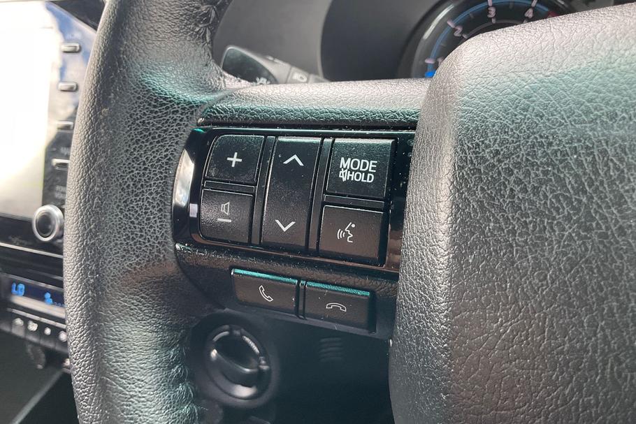 Used Toyota HILUX LS23OLX 32