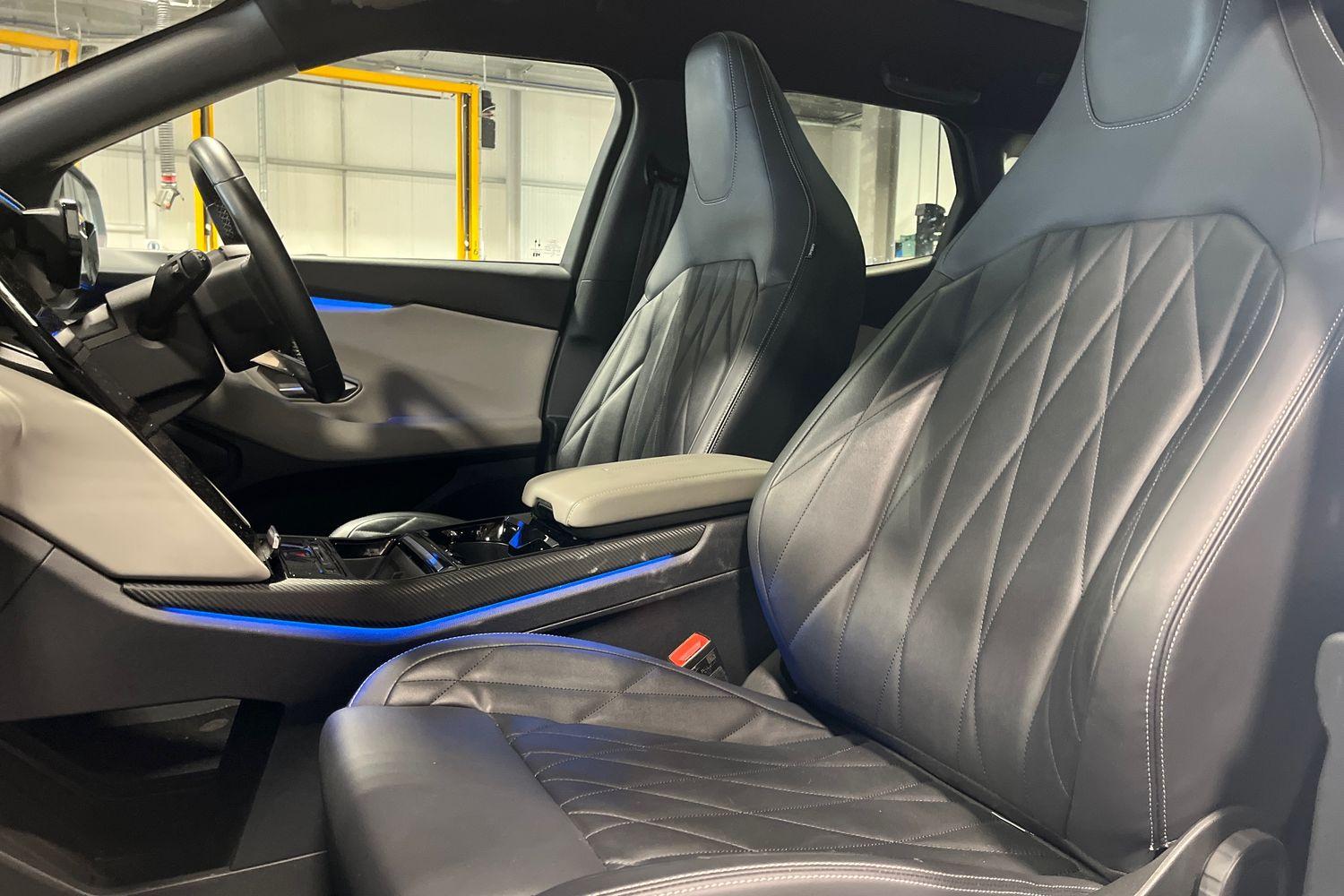 Ford Explorer Photo 18