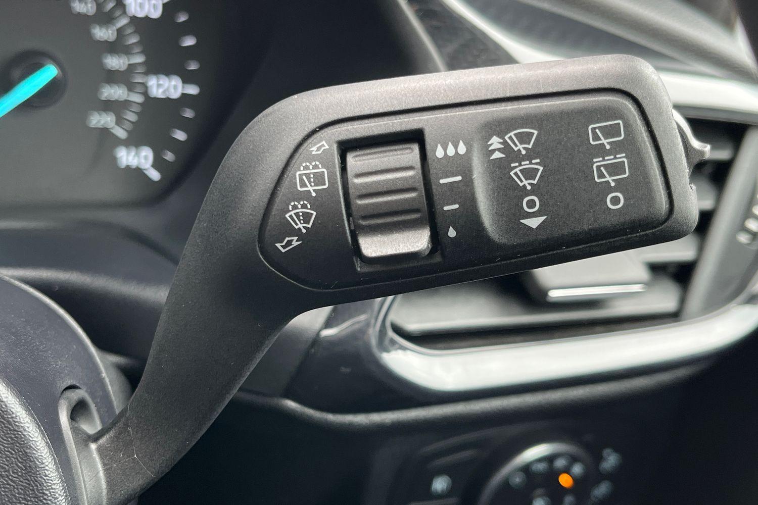 Ford FIESTA Photo 14