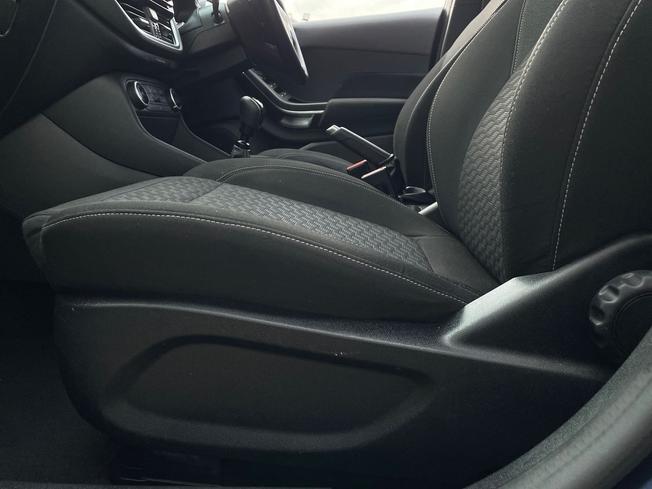 FORD Fiesta Photo 39