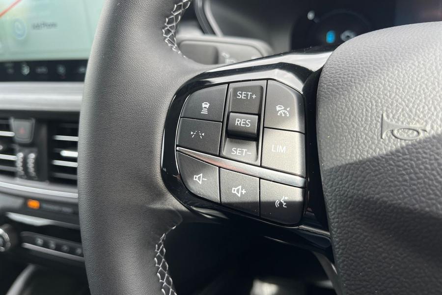 Ford KUGA Photo autoimg-39c2575d63c657610ca913d8cb6e01e290221b51.jpg