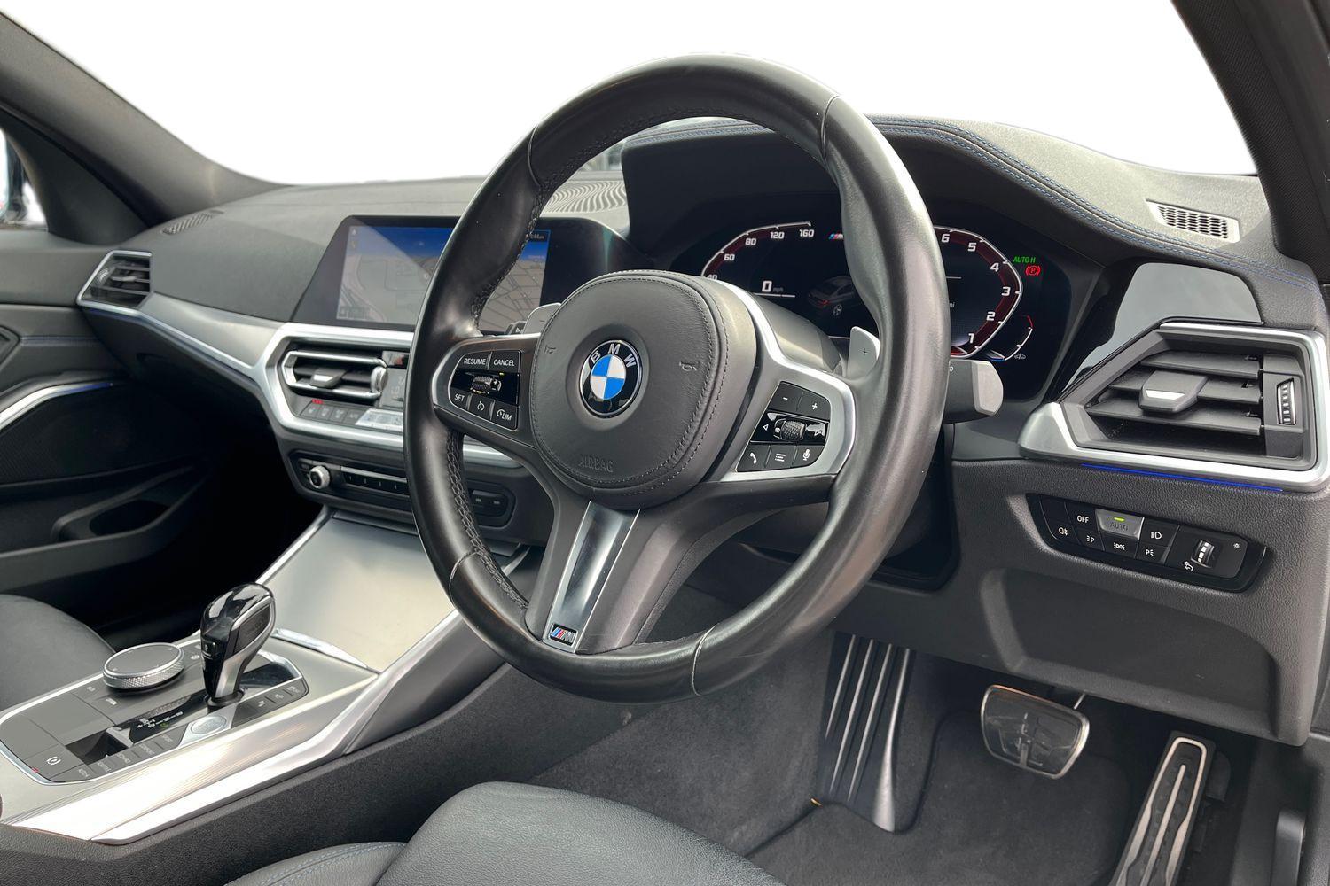 BMW 3 Series Photo 8