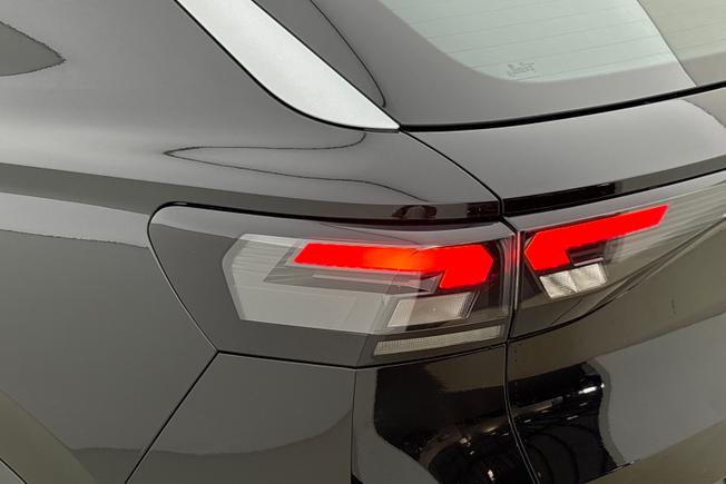 VOLKSWAGEN T-Roc Photo 18