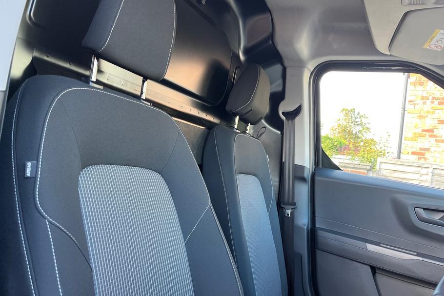 Used Ford E-TRANSIT COURIER 21