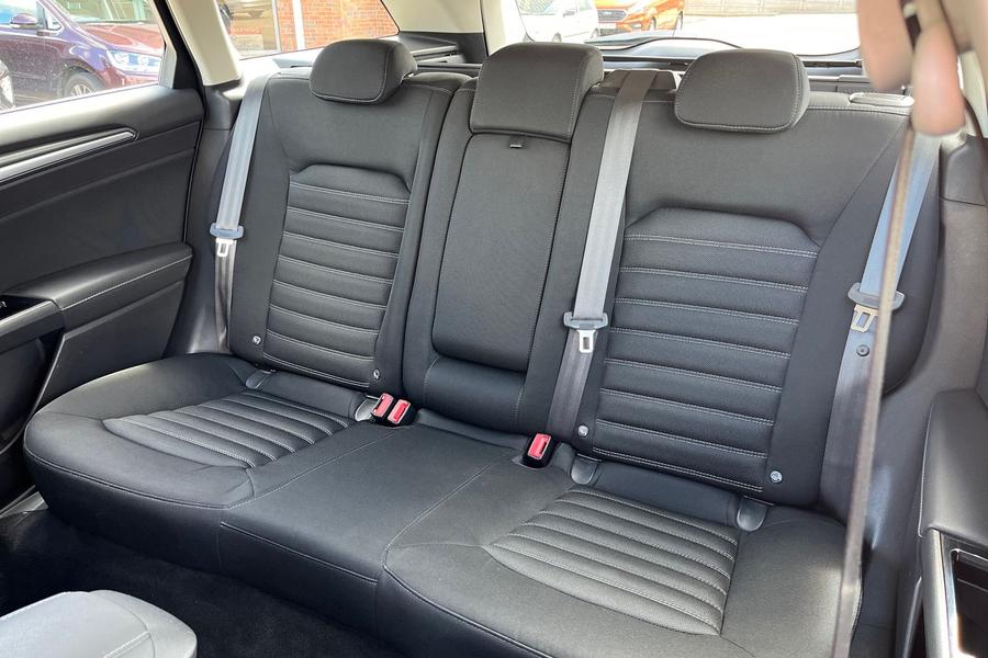 Ford MONDEO Photo autoimg-39cc00bfa15ba70b7c38cf8884605092113c0a0e.jpg