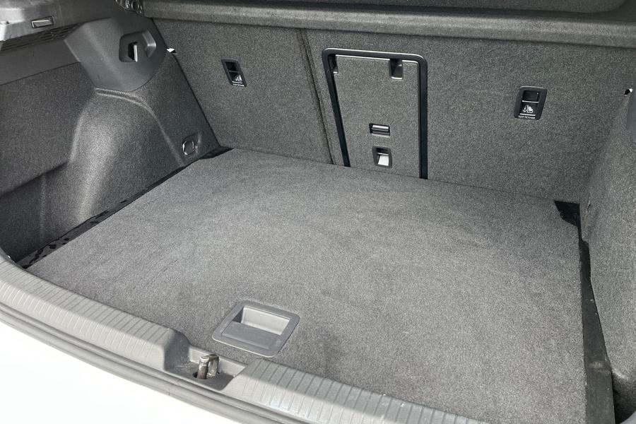 Volkswagen Golf Photo autoimg-39cd31b7e4c87ba3a7af56f0f145863fa9de514a.jpg