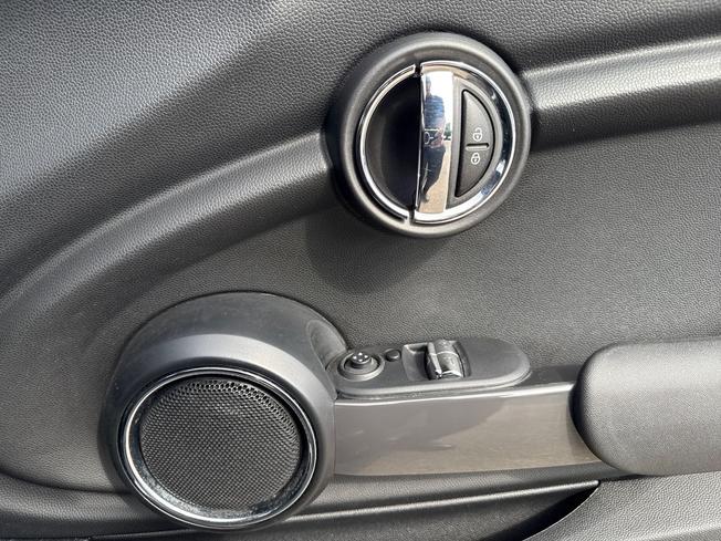 MINI Hatch Photo 27