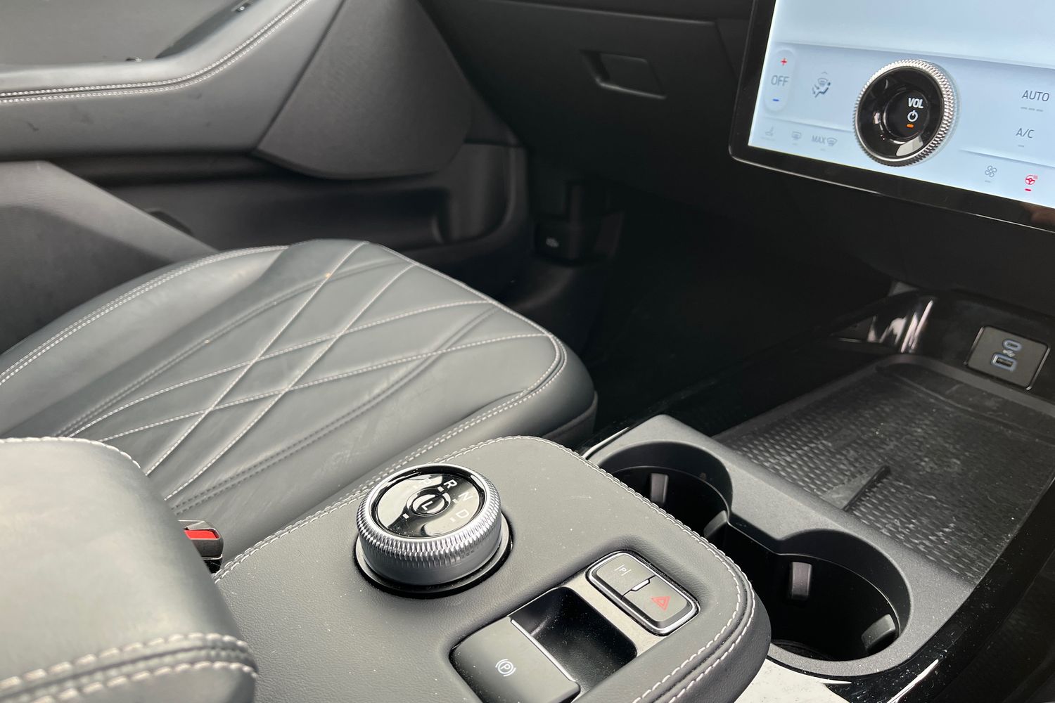 Ford MUSTANG MACH-E Photo 36