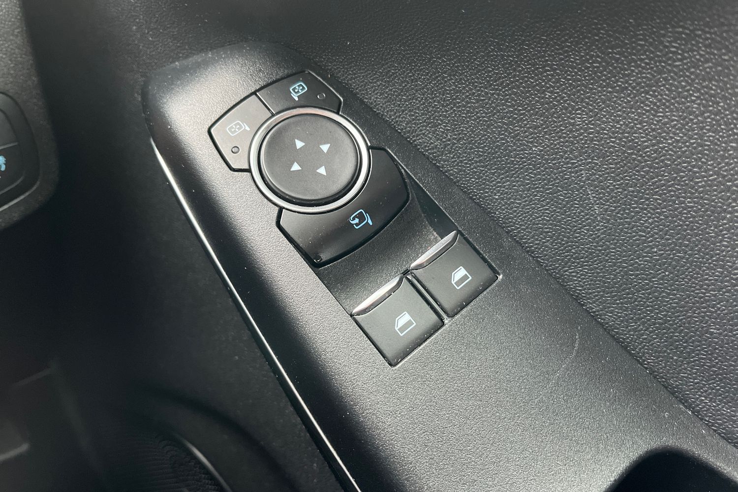 Ford Fiesta Photo 15