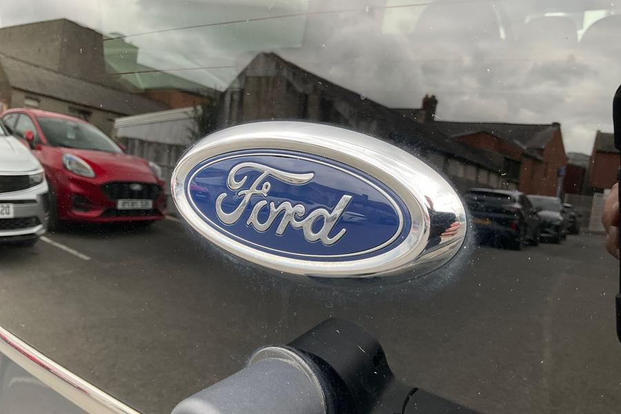 Ford TOURNEO CONNECT Photo autoimg-39d0c2e82bfd85a5de41b436bda232d8b0605b50.jpg