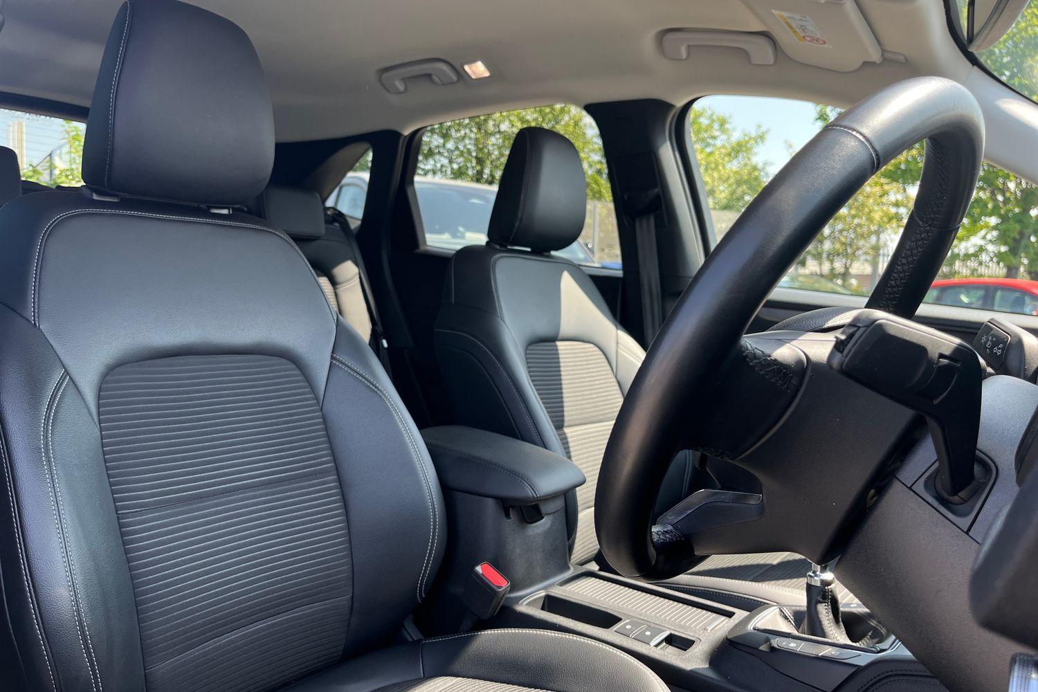 Ford KUGA Photo 16