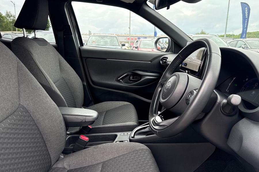 Toyota YARIS CROSS Photo autoimg-39db8bed1747bc57032d6a3227bdd7e03d4e651c.jpg