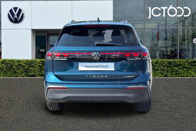 VOLKSWAGEN Tiguan Photo 7