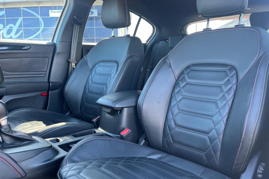 Ford FOCUS Photo autoimg-39df456c710fa3688d108cd36e4f54724e0b9a82.jpg