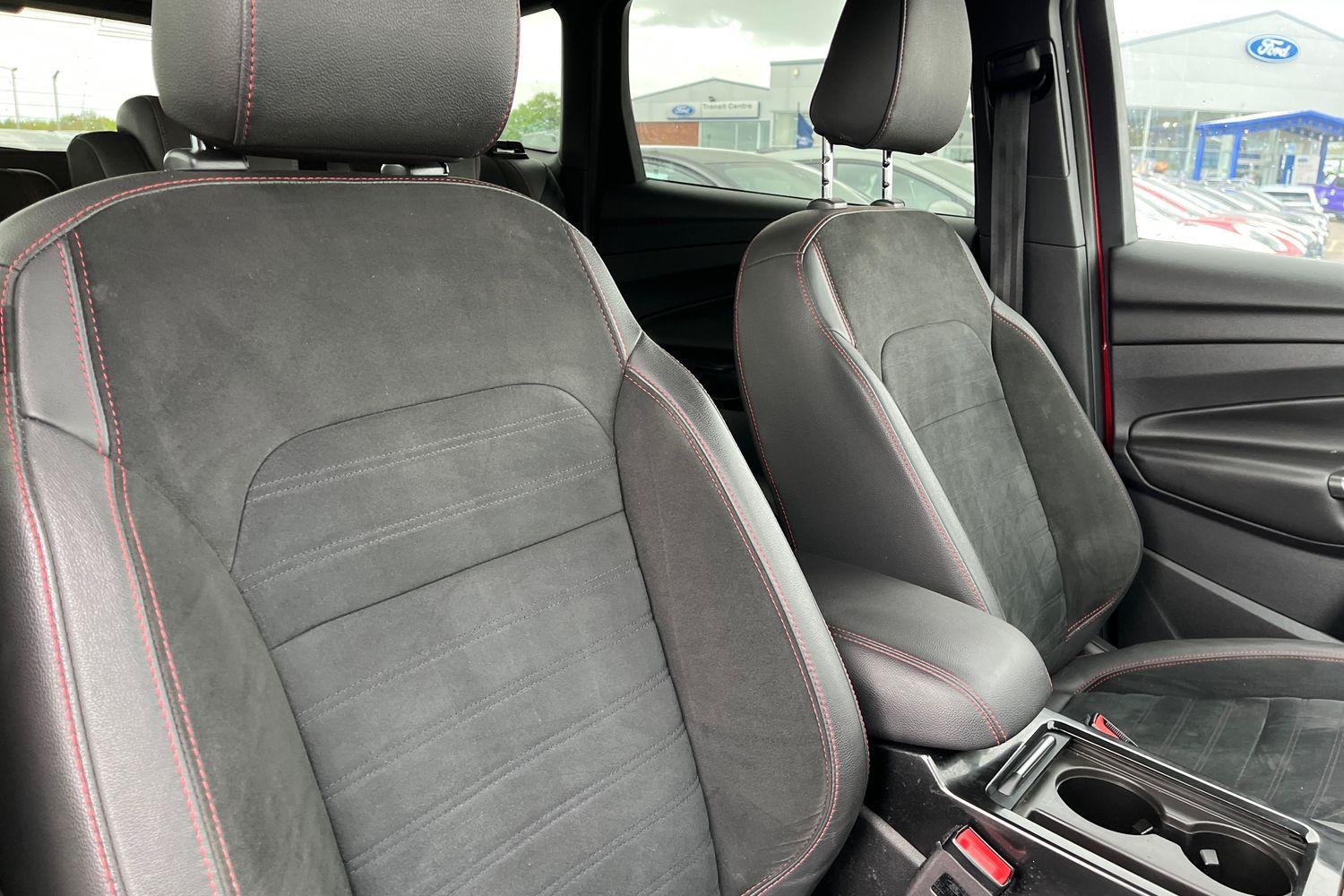 Ford KUGA Photo 16
